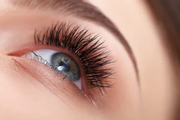 Dépose des extensions de cils